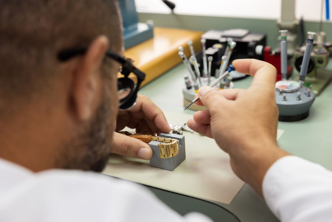 Gandelman Jewelers Aruba - After sales and repairs