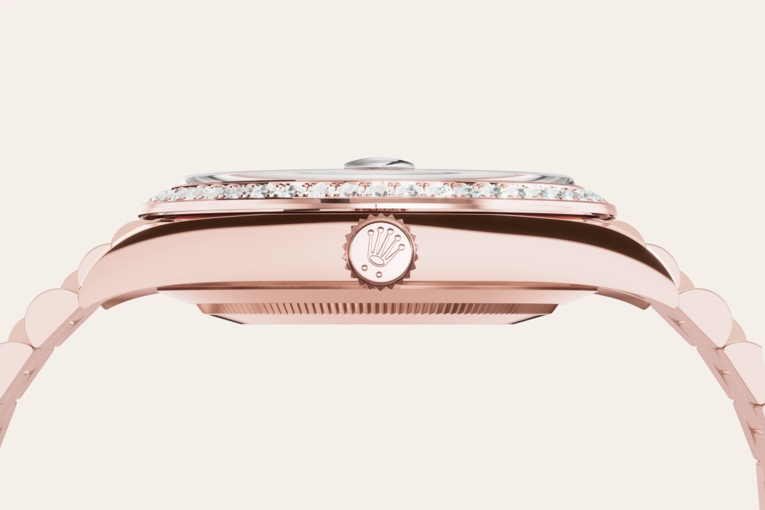 Rolex Day-Date 40 in Everose gold and diamonds with a White mother-of-pearl set with diamonds dial, and President bracelet, m228345rbr-0026 - Gandelman Rolex Day-Date 40 in Everose gold and diamonds with a White mother-of-pearl set with diamonds dial, and President bracelet, m228345rbr-0026 - Gandelman