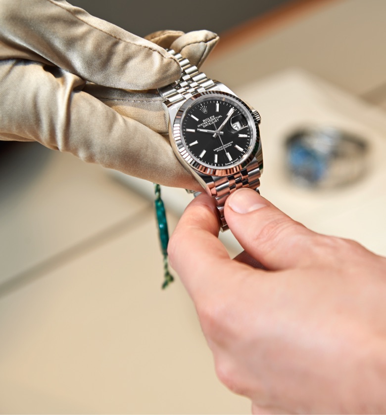 The Rolex servicing process at Gandelman in Aruba The Rolex servicing process at Gandelman in Aruba