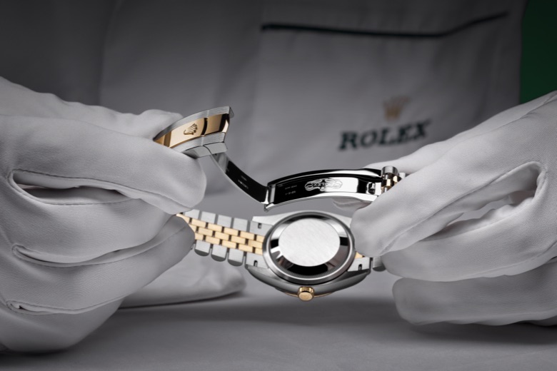 The Rolex servicing process at Gandelman in Aruba The Rolex servicing process at Gandelman in Aruba