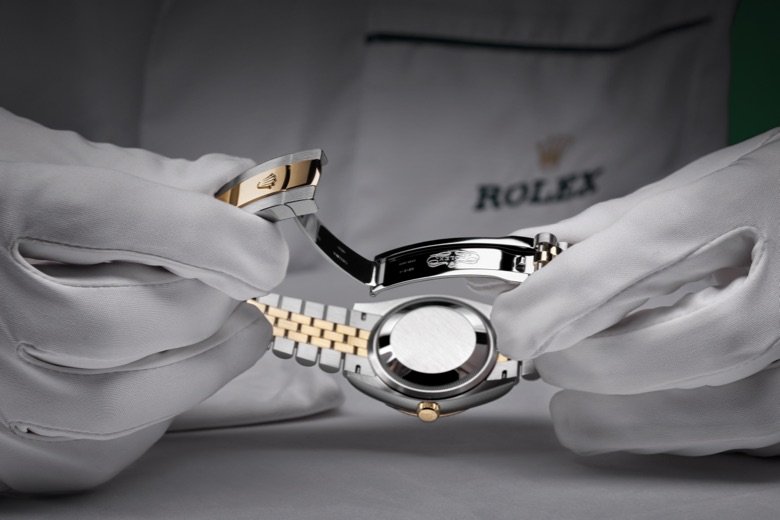 The Rolex servicing process at Gandelman in Aruba The Rolex servicing process at Gandelman in Aruba