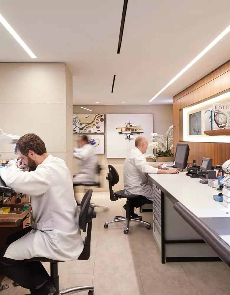 Servicing your Rolex at Gandelman - Aruba